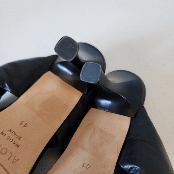 Alohas Sandals "LIKE NEW" - Picture 14 of 16